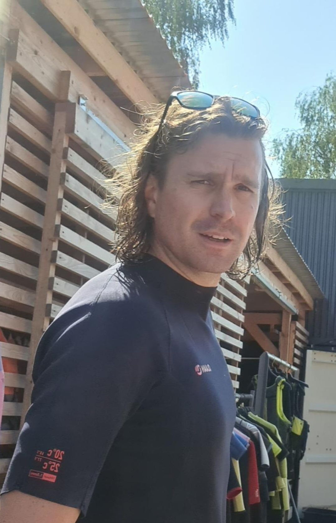 Łukasz Chajewski, autor poradnika Umowy po ludzku, przewodnik dla zagubionych